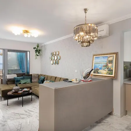 Sara - Luxurious Sea View With Garage Apartment