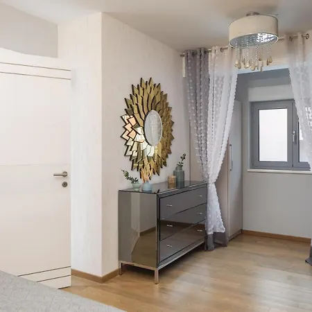 Apartment Sara - Luxurious Sea View With Garage