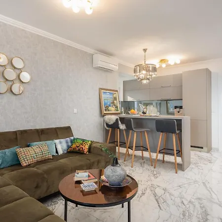 Sara - Luxurious Sea View With Garage Apartment