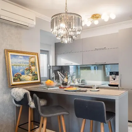 Sara - Luxurious Sea View With Garage Apartment *